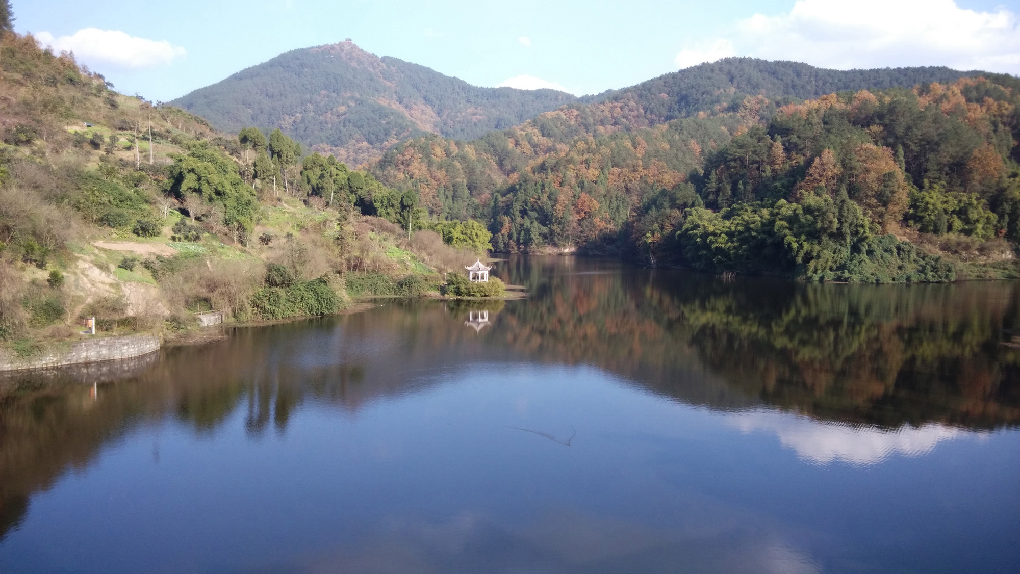 犀牛山,主峰位于 a target="_blank" href="/item/达州市">达州市 /a>