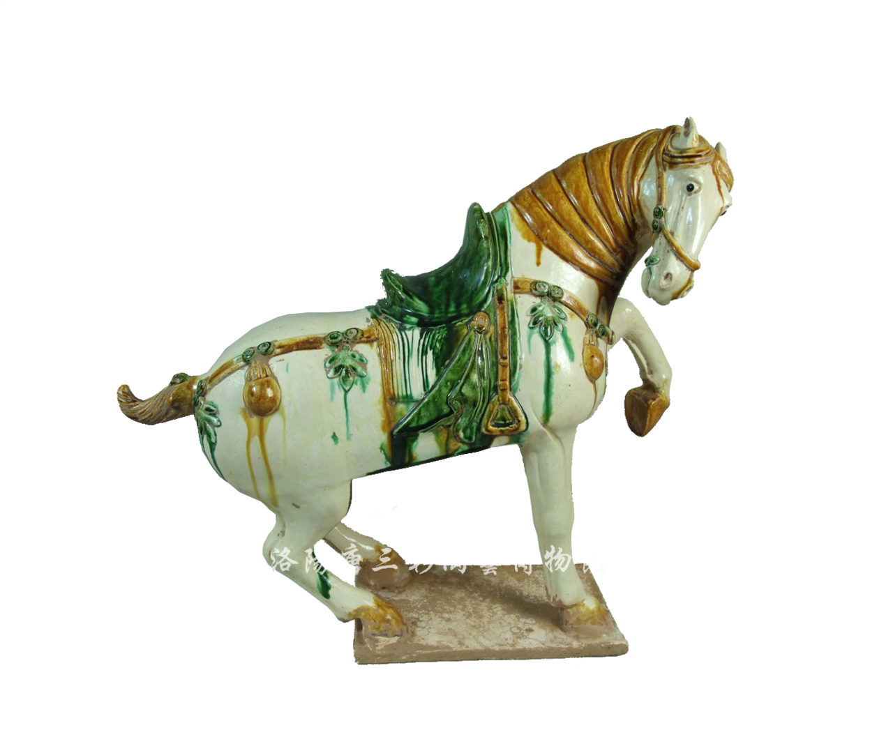  p>三彩后座抬腿马是洛阳唐三彩陶艺博物馆藏品. /p>