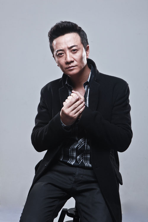  p>张岩,1972年出生于黑龙江省哈尔滨市,中国内地男演员.