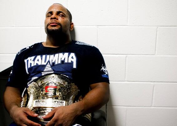 丹尼尔·科米尔