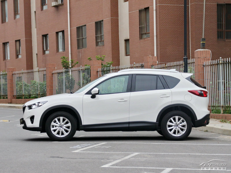  p>全新马自达cx-5定位于紧凑型suv,长,宽,高分别为4555/1840/1710(mm