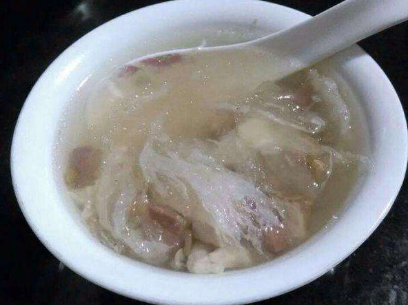 燕窝炖鸡汤