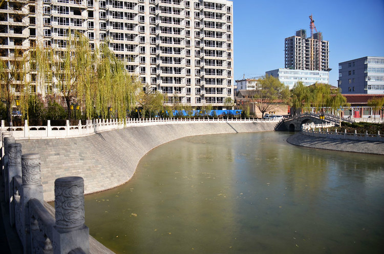  p data-id="gnzlcyfuuy">九龙公园位于翼城县城南部,东与奥体中心