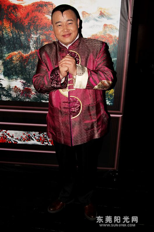"gnvej1erjv">安冬,汉族,1975年出生于四川成都金堂,中国内地相声演员