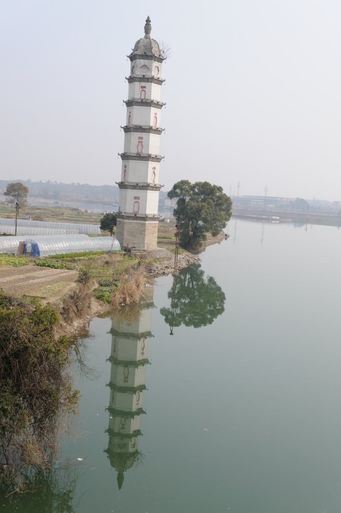  p>回澜塔,位于 a target="_blank" href="/item/奉新县/6007057"