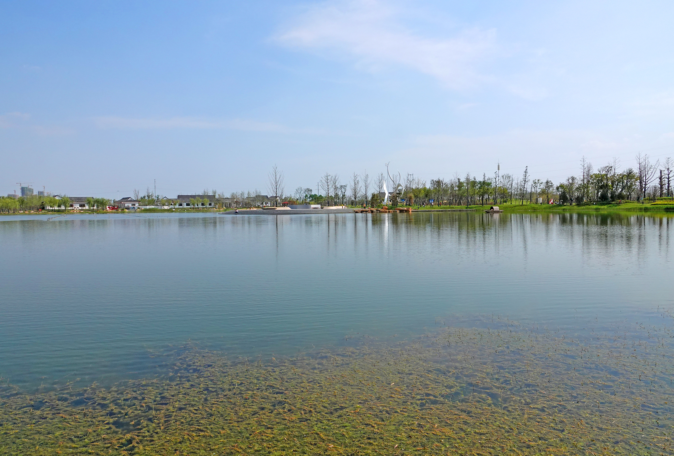  p>千鹤湖(原盘石头水库)又名仙鹤湖于鹤壁市区西北部20公里处的大河