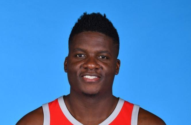  p>克林特·卡佩拉(clint capela),1994年5月18日出生于 a target="