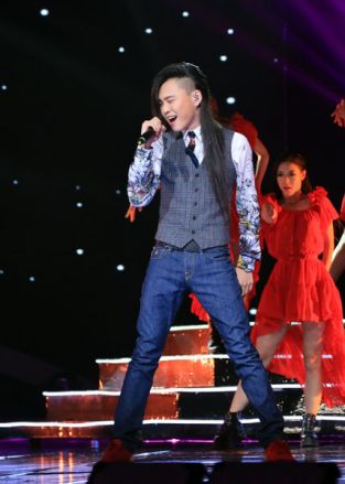 张玮（中国内地男歌手、演员）_百度百科