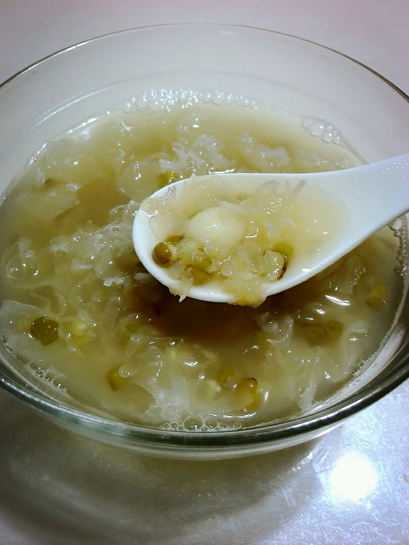 银耳绿豆汤