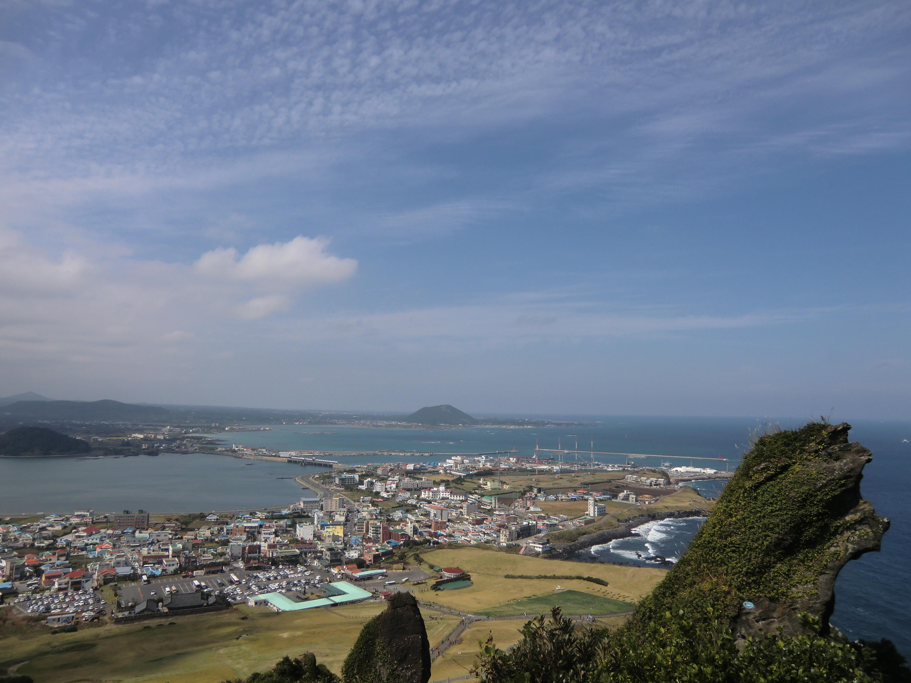 ">韩国 /a>最大的 a target="_blank" href="/item/岛屿/1697394" d