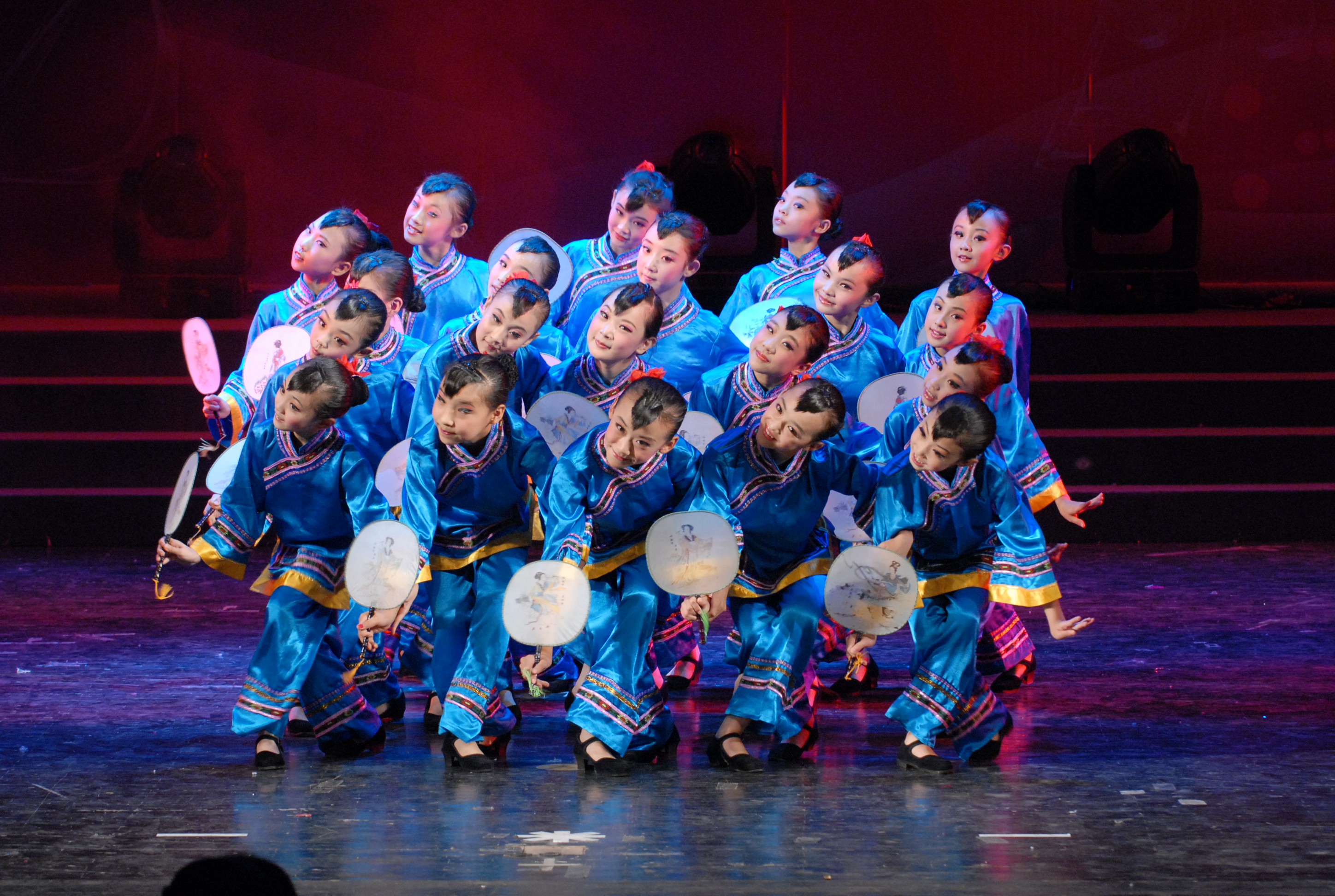  p>小百灵艺术中心(捌拍未来艺术中心)成立于1994年,专注于国际艺术