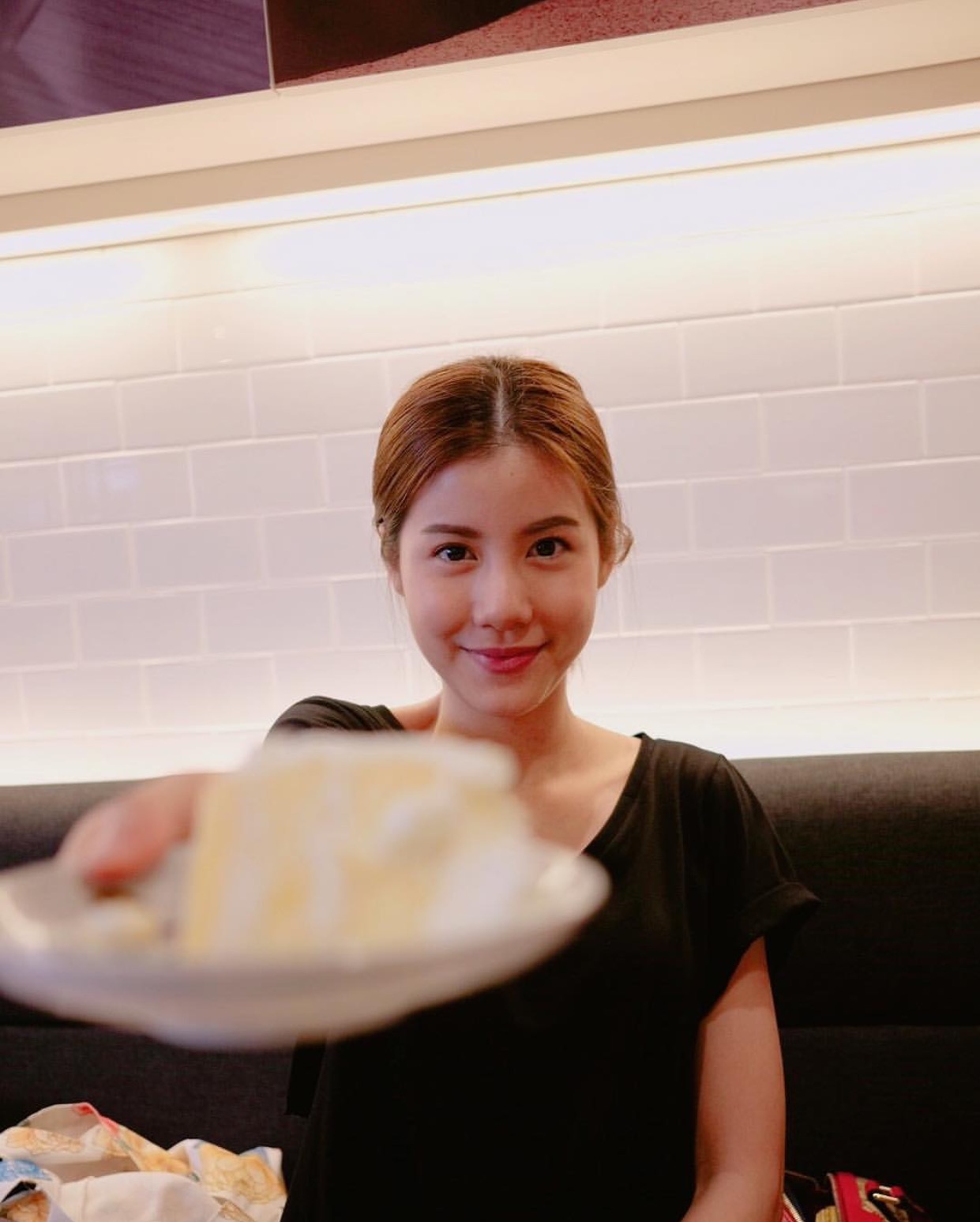  p>艾丝特·苏普莉拉(esther),1994年5月18日出生于泰国,泰国女演员