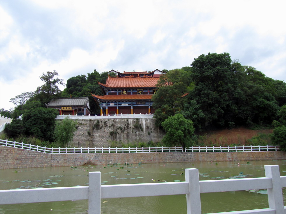 中华锦屏弥勒寺