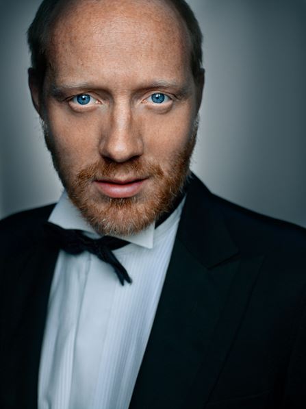  p data-id="gnbbtggwpr">西蒙·舒瓦茨,奥地利男演员,1971年出生于