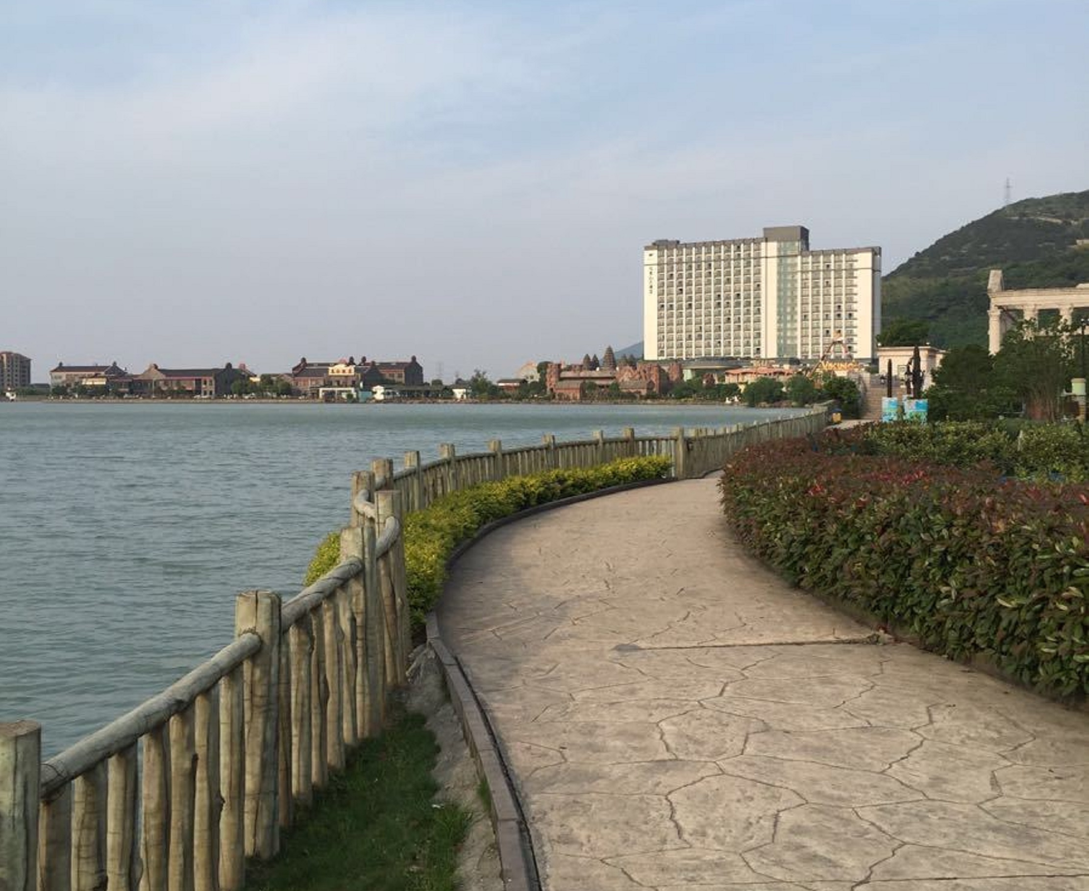 达蓬山旅游度假区,位于浙江省 a target="_blank" href="/item/慈溪市