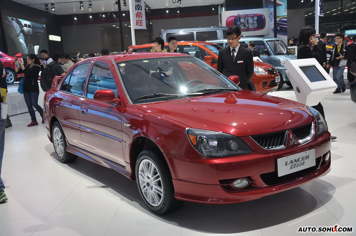  p>三菱蓝瑟是东南汽车推出的三菱车标轿车,属国产车,市场定位在 a