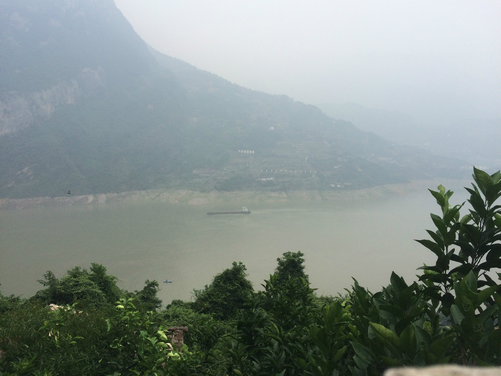  p>新滩滑坡是指1985年6月12日凌晨3时45分在湖北省宜昌市秭归县新滩