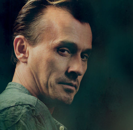  p>罗伯特·克耐普( i>robert knepper /i>),1959年7月8日生于俄亥俄