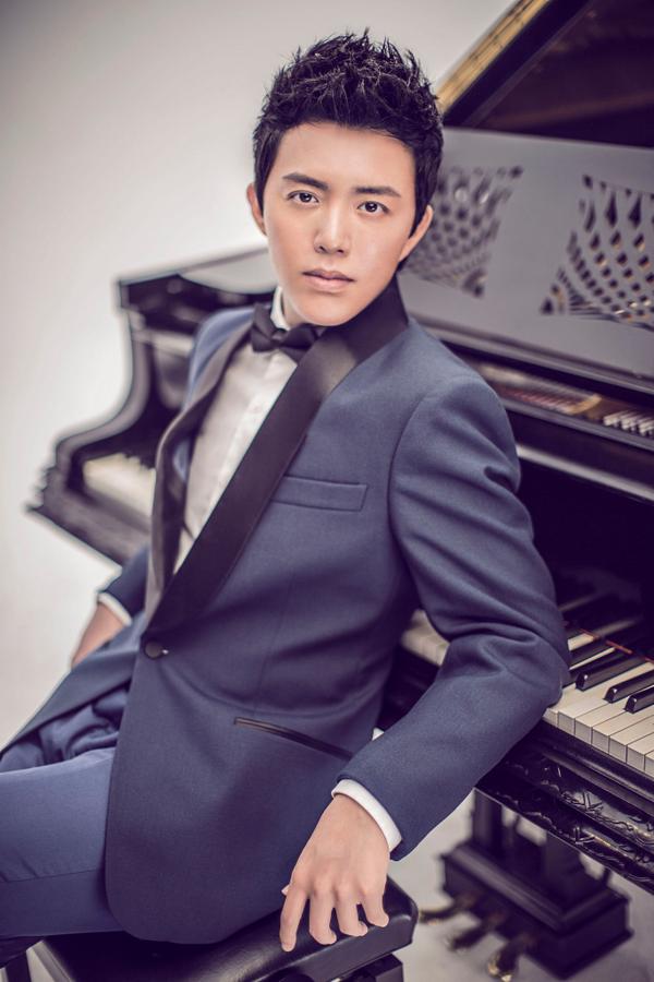  p>李云迪(yundi),1982年10月7日出生于中国重庆,钢琴演奏者.