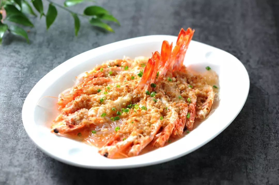 蒜蓉切边蒸大虾