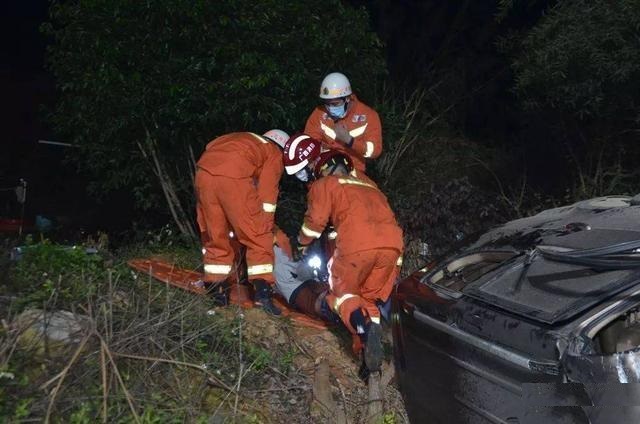 2021年12月13日汕昆高速公路三车相撞事故