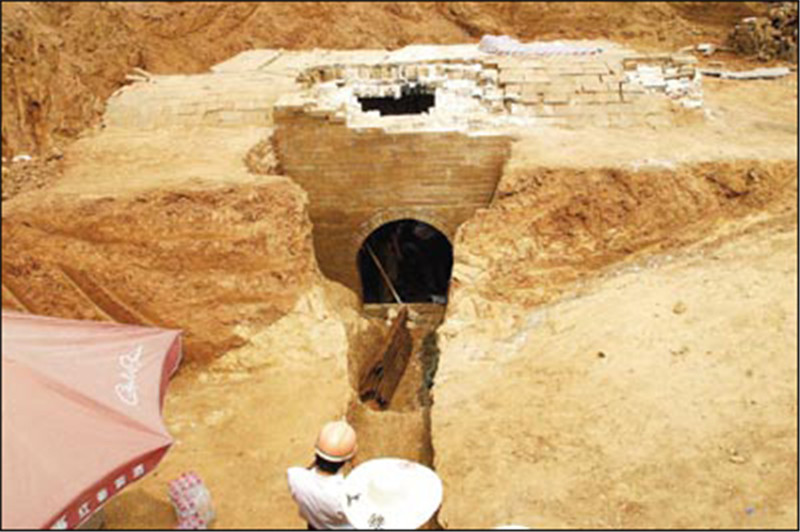  p> 2005年6月,大明王朝开国元勋沐英的曾孙,第四代黔国公沐瓒墓重见