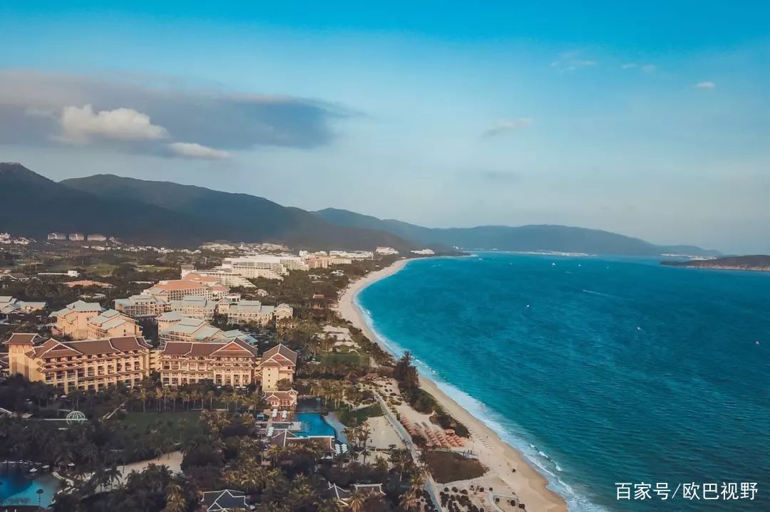 这个顶奢品牌把宫殿建在亚龙湾海边，独享绵延8公里的曼妙海滩！_百科TA说