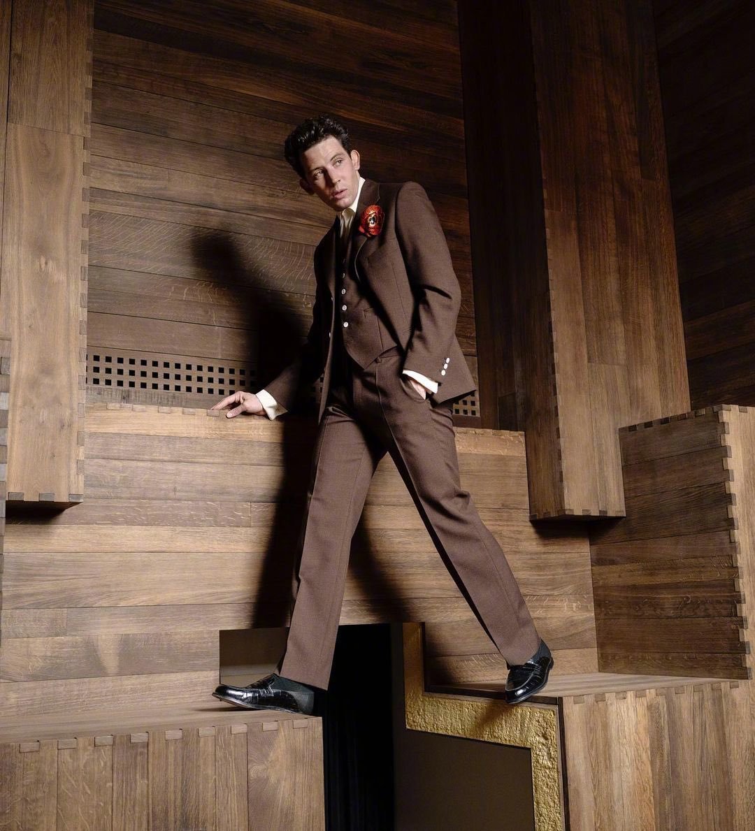  p>乔什·奥康纳 i>(josh oconnor) /i>,1990年5月20日出生于英国