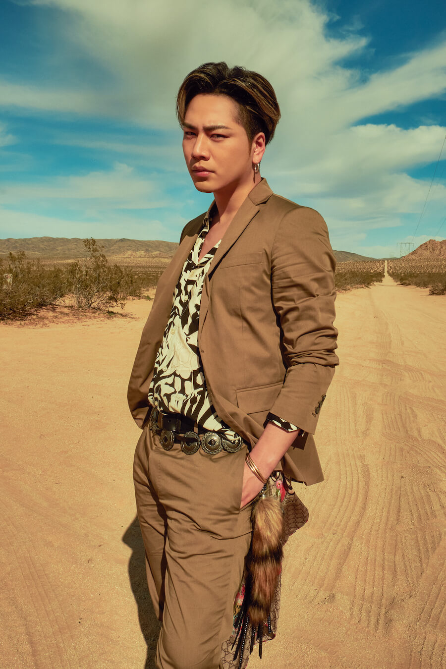  p>登坂广臣(hiroomi tosaka),作为solo歌手活动的艺名是  mi,1987年3