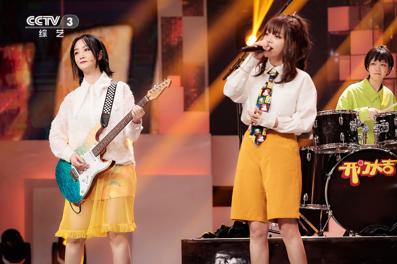  p data-id="2hwpl3kd4fv">梦天使女子乐队,中国内地国风摇滚女子乐队