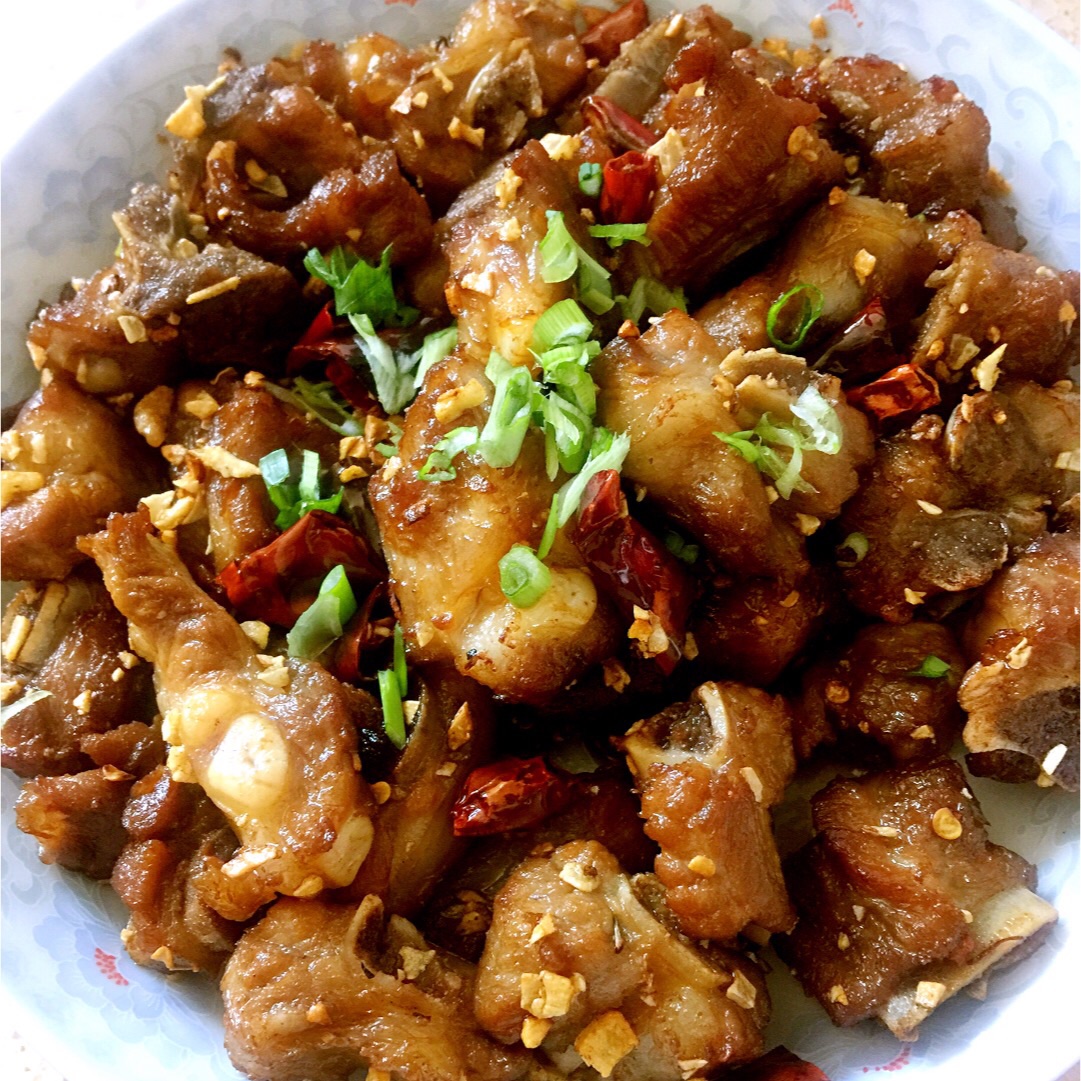 秘制蒜香排骨