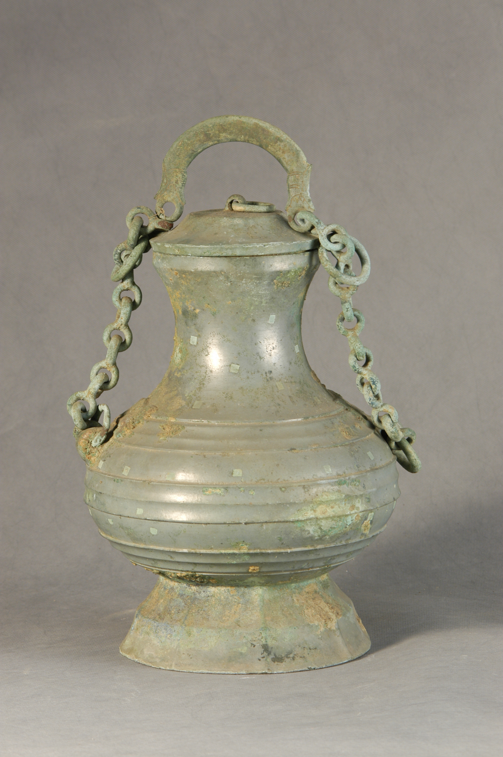 线条准确,造型简朴而生动,具有鲜明的西汉铜器风格