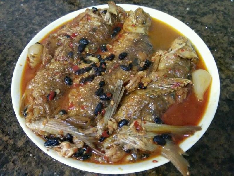 腐乳蒜酥焖鲮鱼
