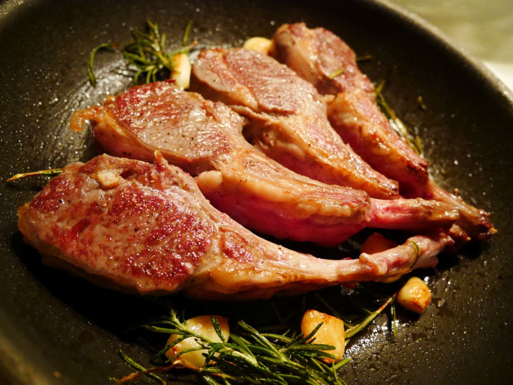 迷迭香香煎小羊排