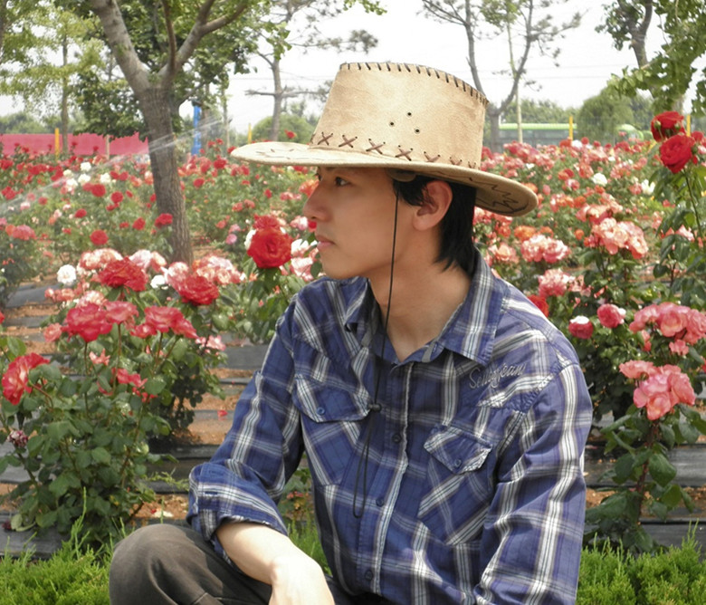  p data-id="gnx89tohb1">布兰德是一位配音人,有声小说代表作品有