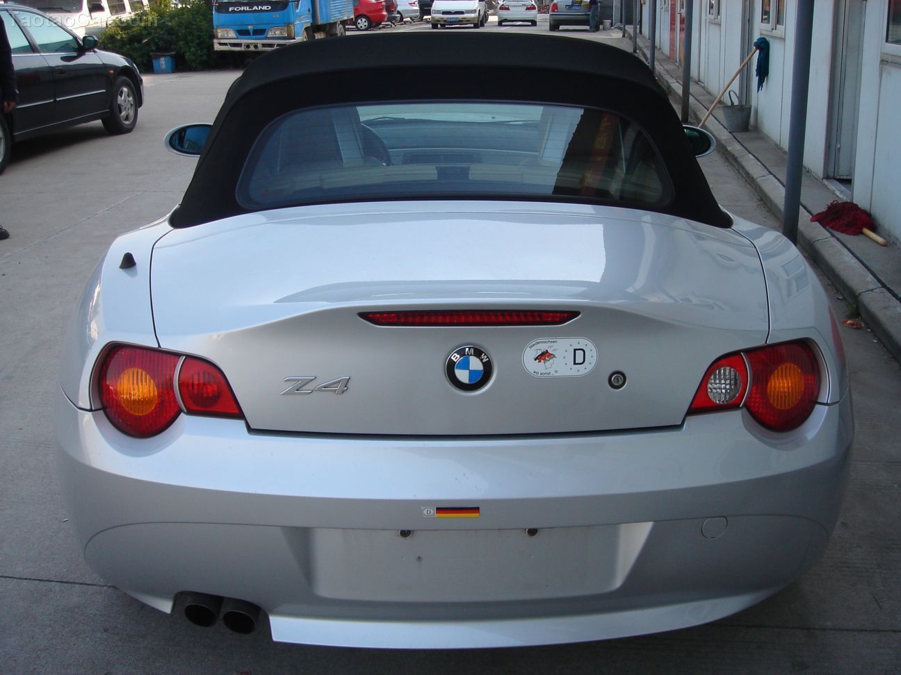  p>轿车(saloon car)是指用于载送人员及其随身物品,且座位布置在两轴