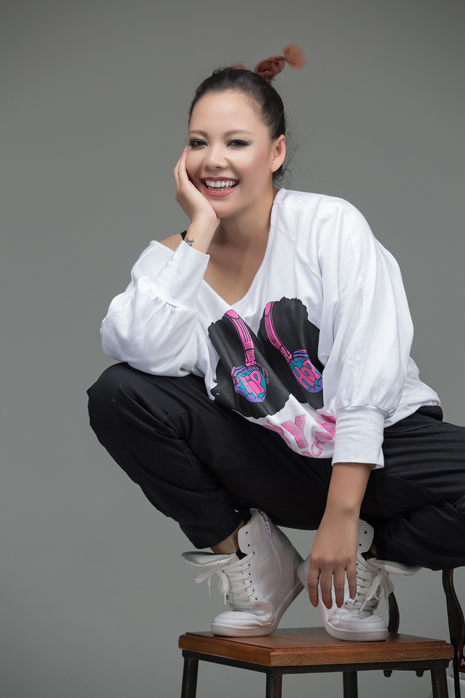  p>张惠春(saya),出生于 a target="_blank" href="/item/台湾省