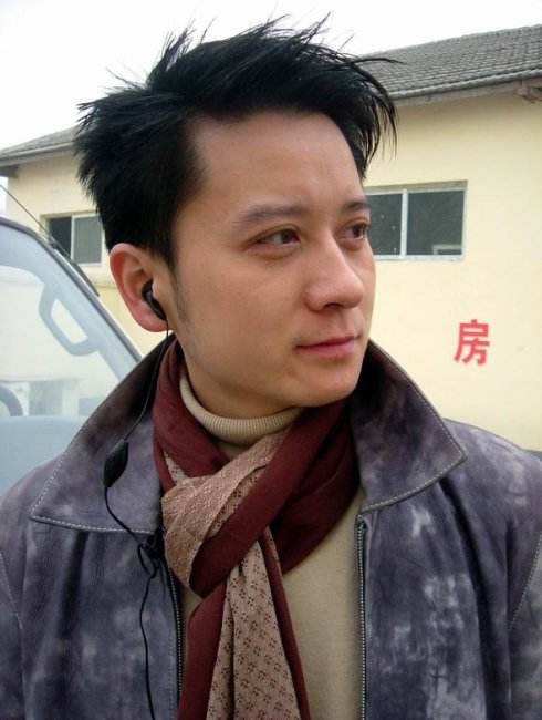 1977年11月24日出生于北京市,中国内地男演员,导演,毕业于 a target="