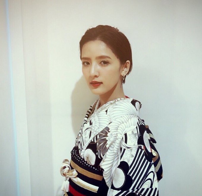 藤井萩花