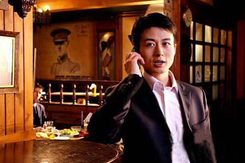  p>赵岭,1974年2月24日出生于江苏常州,中国内地配音男演员,教师,演员