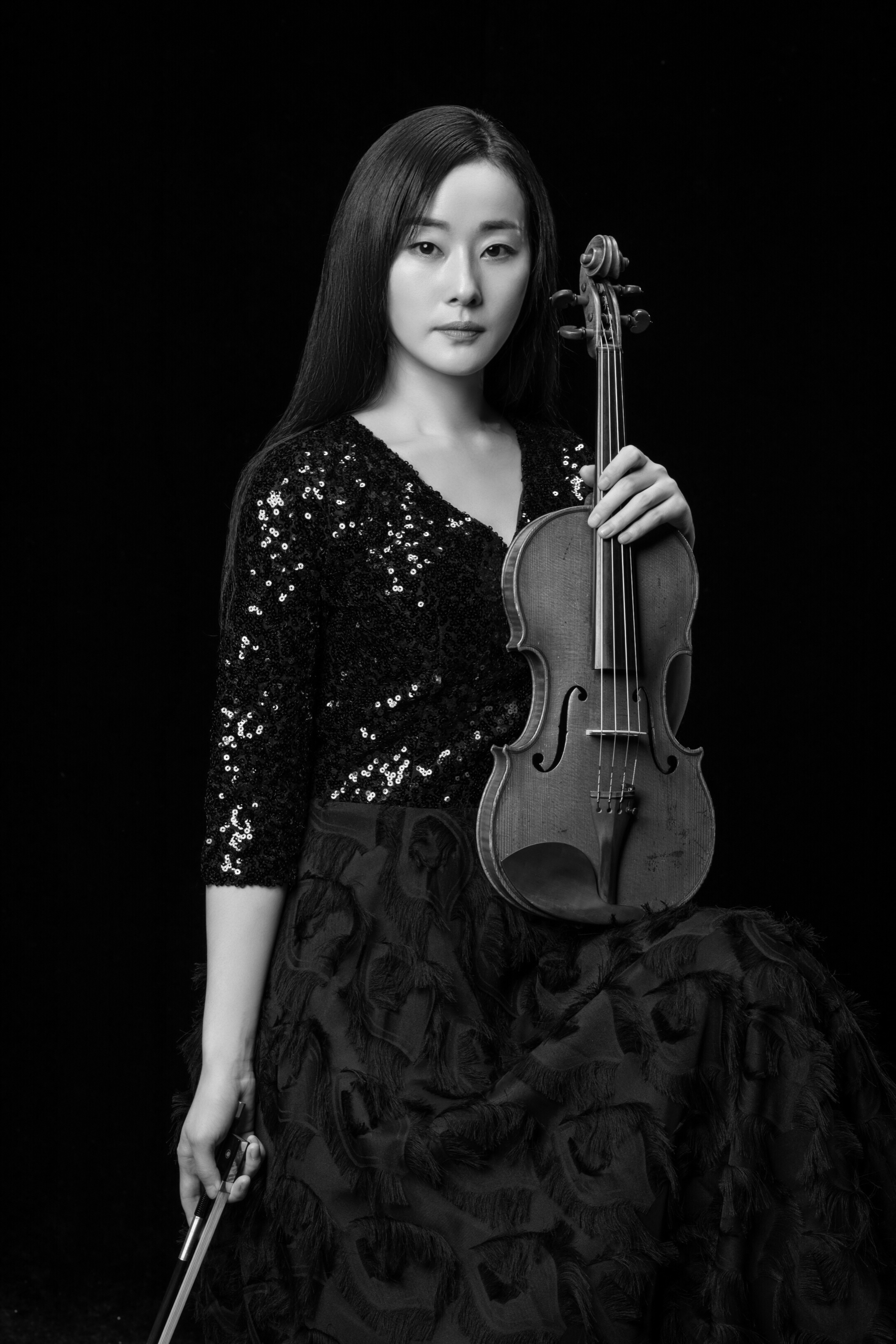  p>简宁,女,中国国籍,小提琴演奏家,演员,现担任靳海音  弦乐团小提琴