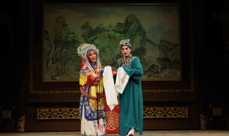 因产生于山西中部,故又称中路梆子,也称为"中戏",外省称之为山西路