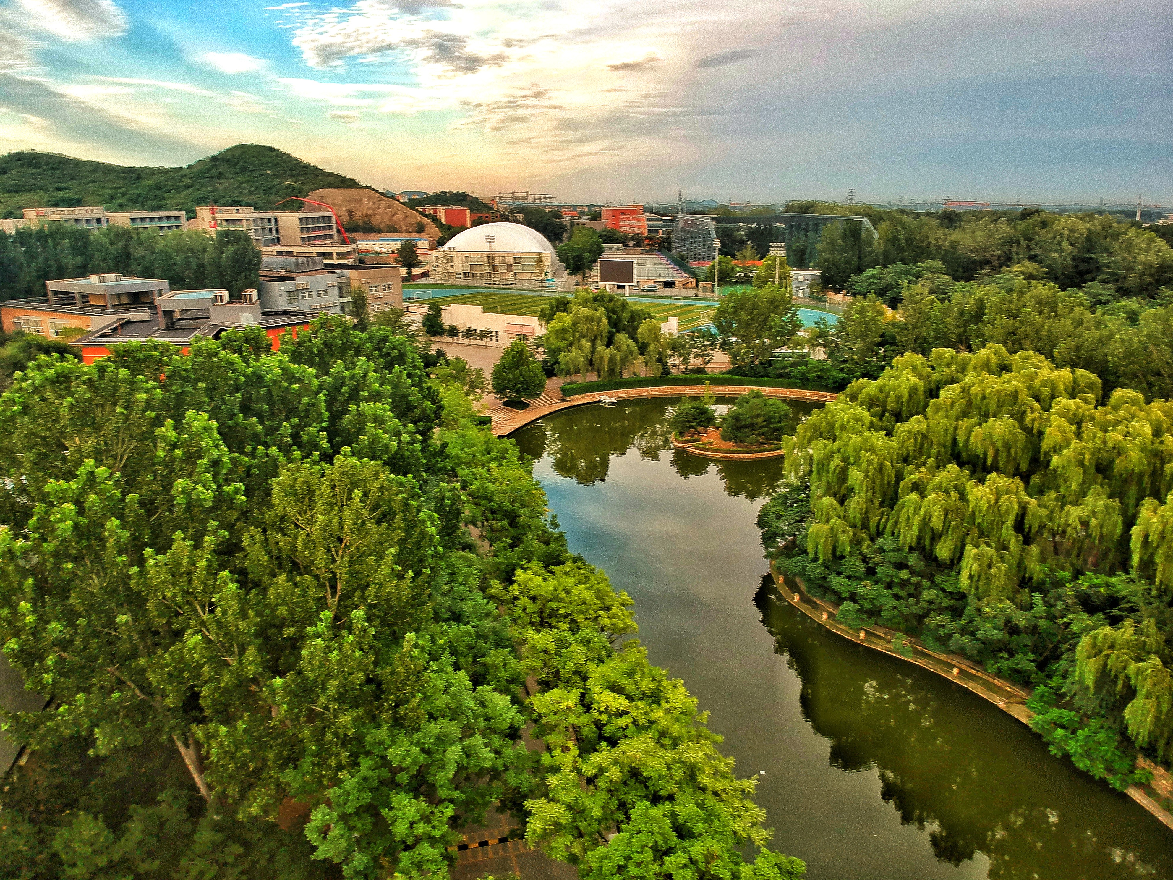  p>北京汇佳职业学院是2003年经 a target="_blank" href="/item/北京