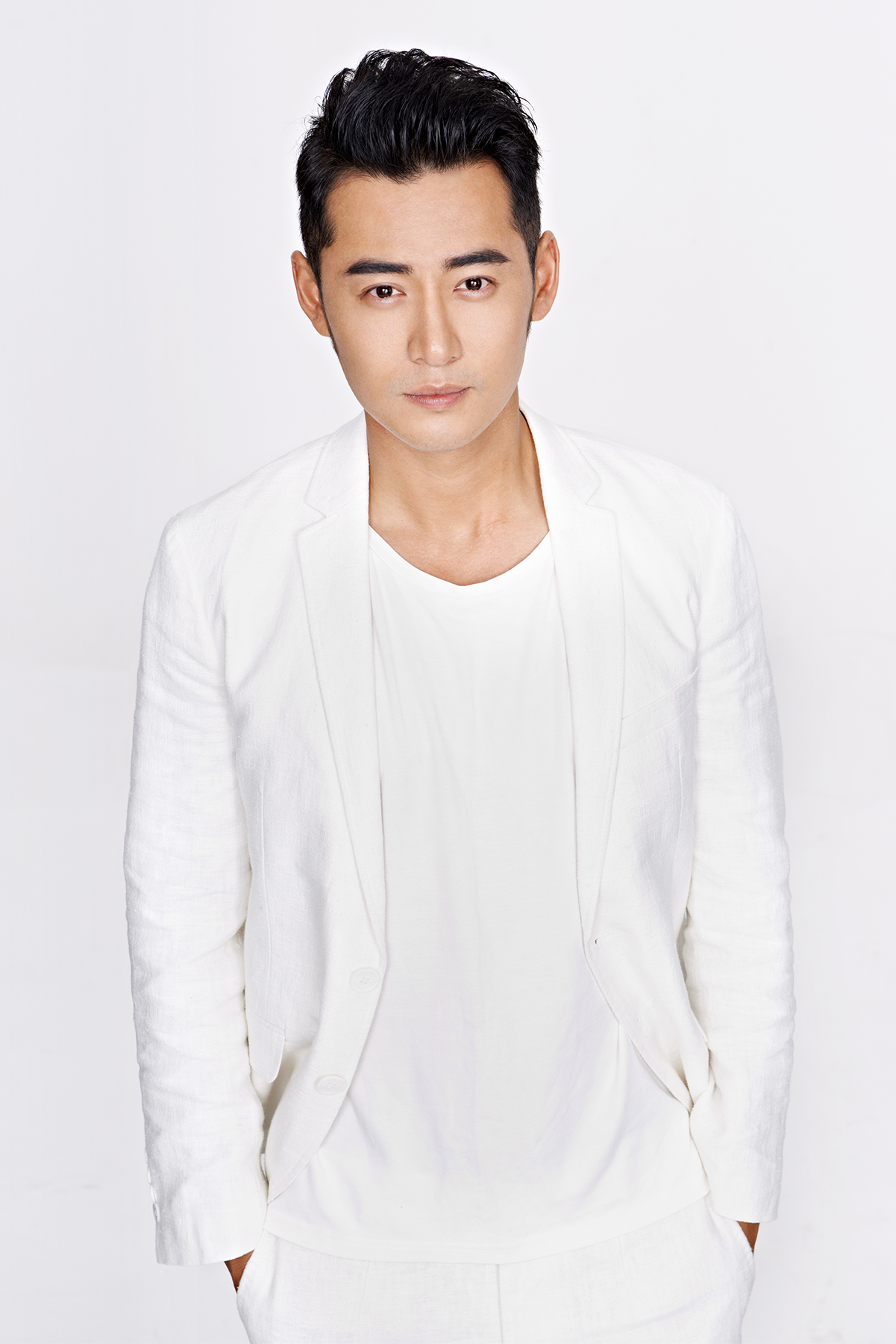 p>魏巍(kk),1983年4月21日生于黑龙江省哈尔滨市,中国内地主持人,演员