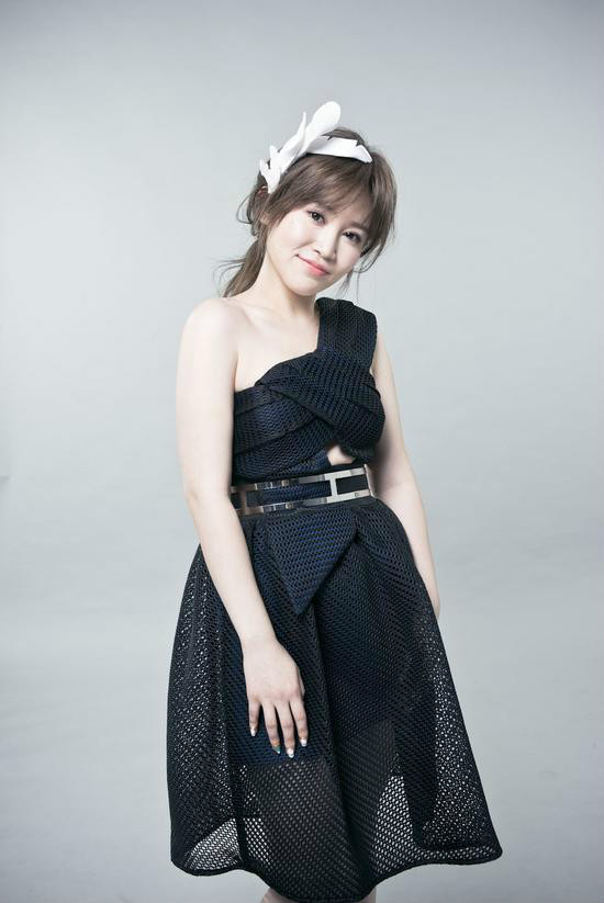  p>戴潆萱(萱萱),1989年7月30日出生于辽宁省沈阳市,中国内地流行女