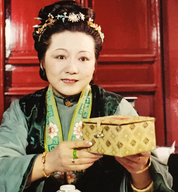 读《红楼梦》：周瑞家的给林黛玉送宫花，何以反被奚落？_百科TA说