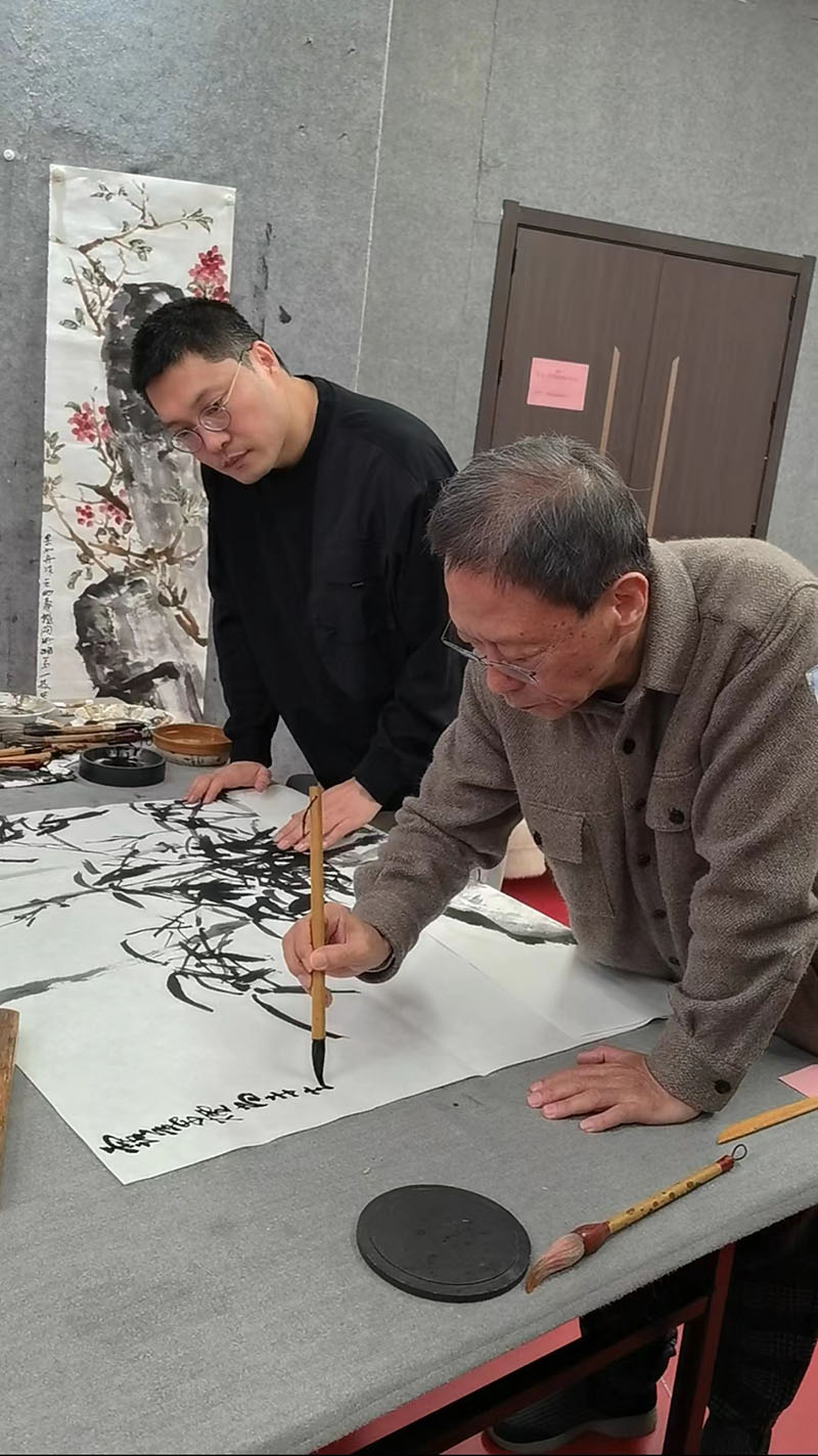 class="ref" data-ctrid="udol8c5lwlgr">王峰,男,中国籍,书法家 