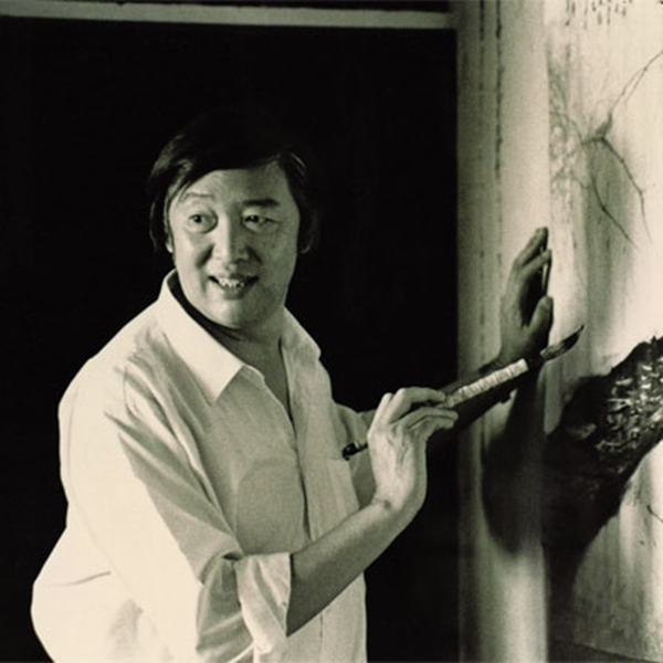  p>冯骥才,1942年2月9日出生于天津市,中国当代作家,画家,社会活动家.