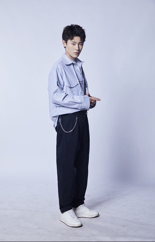  p>隔壁老樊,本名樊凯杰,1998年11月2日出生于河