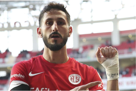  p data-id="gn3ii5td2u">耶赫兹克尔,是一名以色列职业足球运动员,司